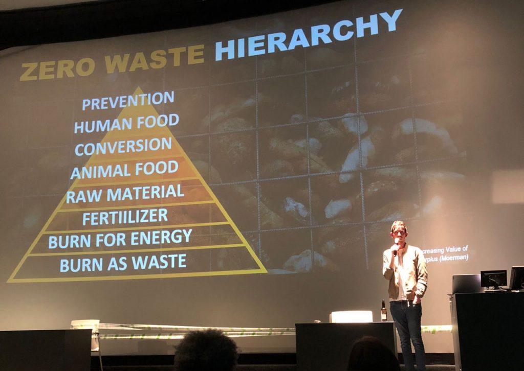 Daniel Anthes mit Knärzje, Soziales Unternehmertum Mittelhessen